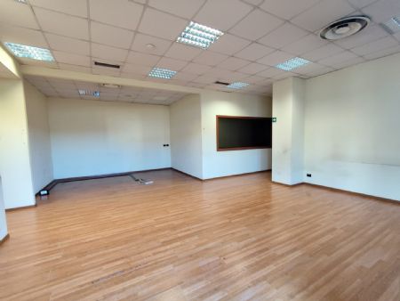 Vendita Ufficio SIENA: A RIDOSSO DELLA FORTEZZA MEDICEA. Vendesi,  ufficio di circa 465 posto al piano terreno...